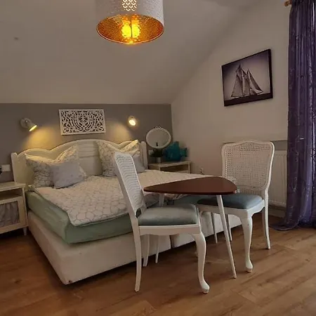 ベッド・アンド・ブレックファスト Ewa 3*